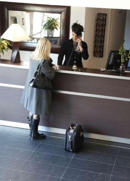 Adonis Hotel 3*